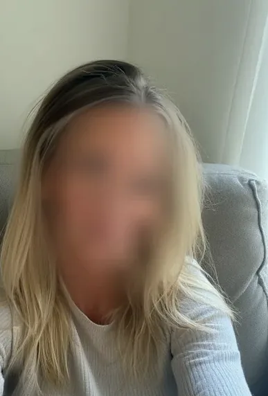 Amina, 36