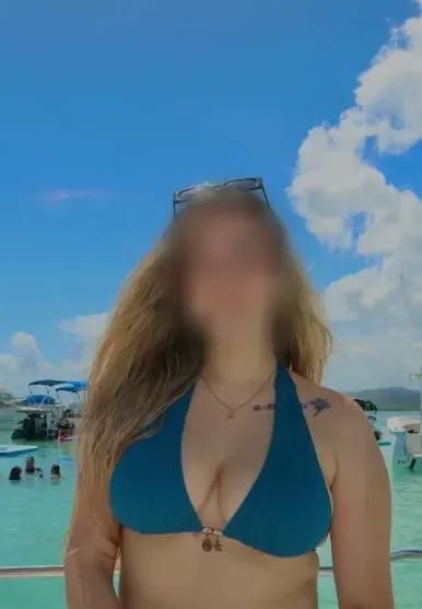 Andrea, 21