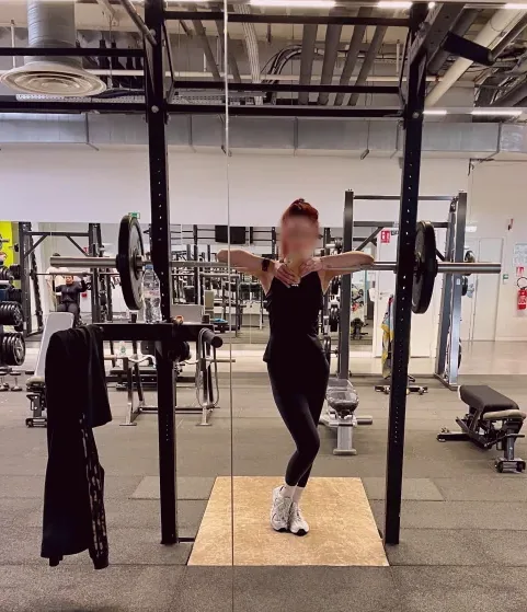 Elisabeth, 37