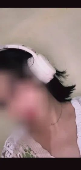 Emma, 30