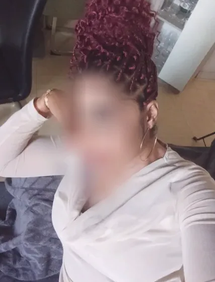 Isabella, 36