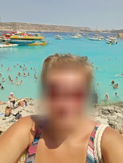 Julia, 40