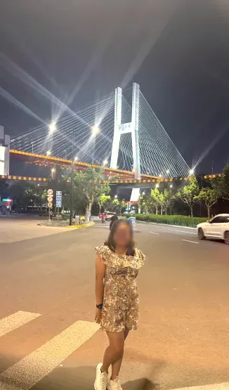 Larissa, 34