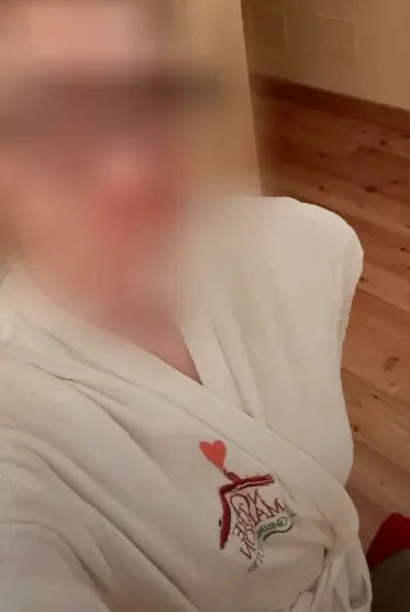 Mia, 40