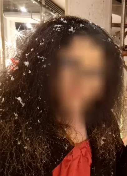 Mia, 24