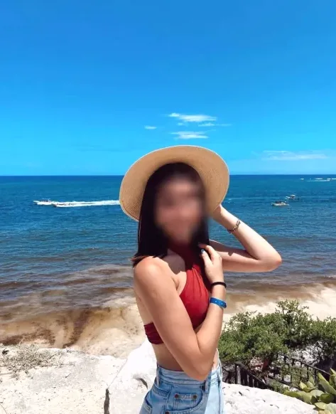 Michaela, 22