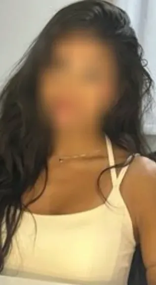 Mirela, 26