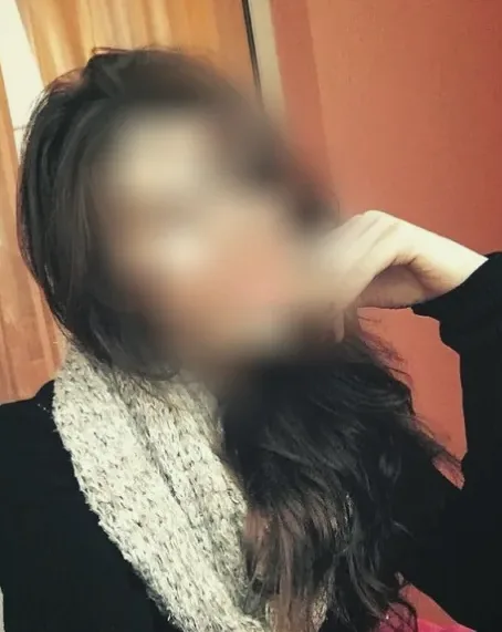 Rosa, 28