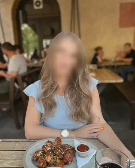 Selina, 32