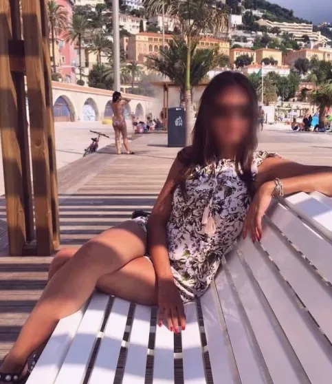 Silvia, 32
