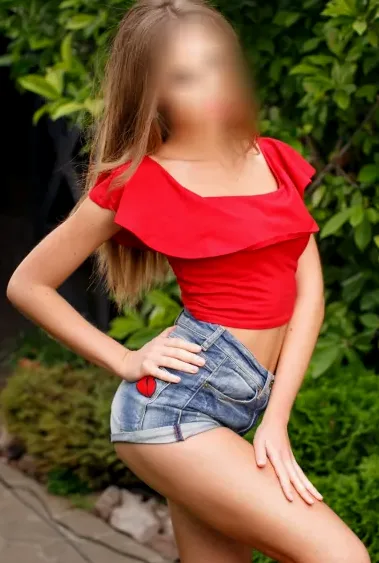 Simone, 31