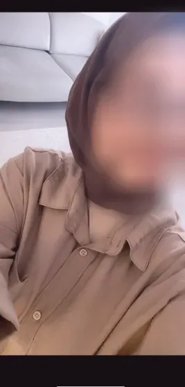 Simone, 32